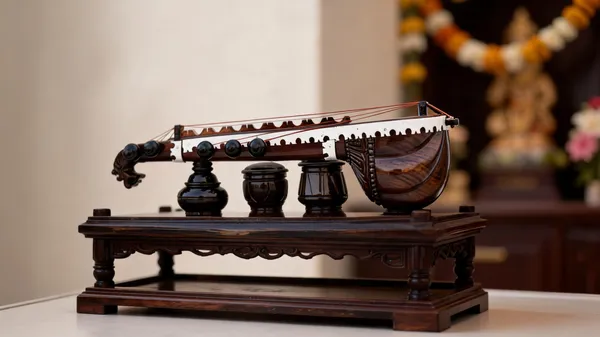 Handcrafted_Saraswathi_Veena_tabala