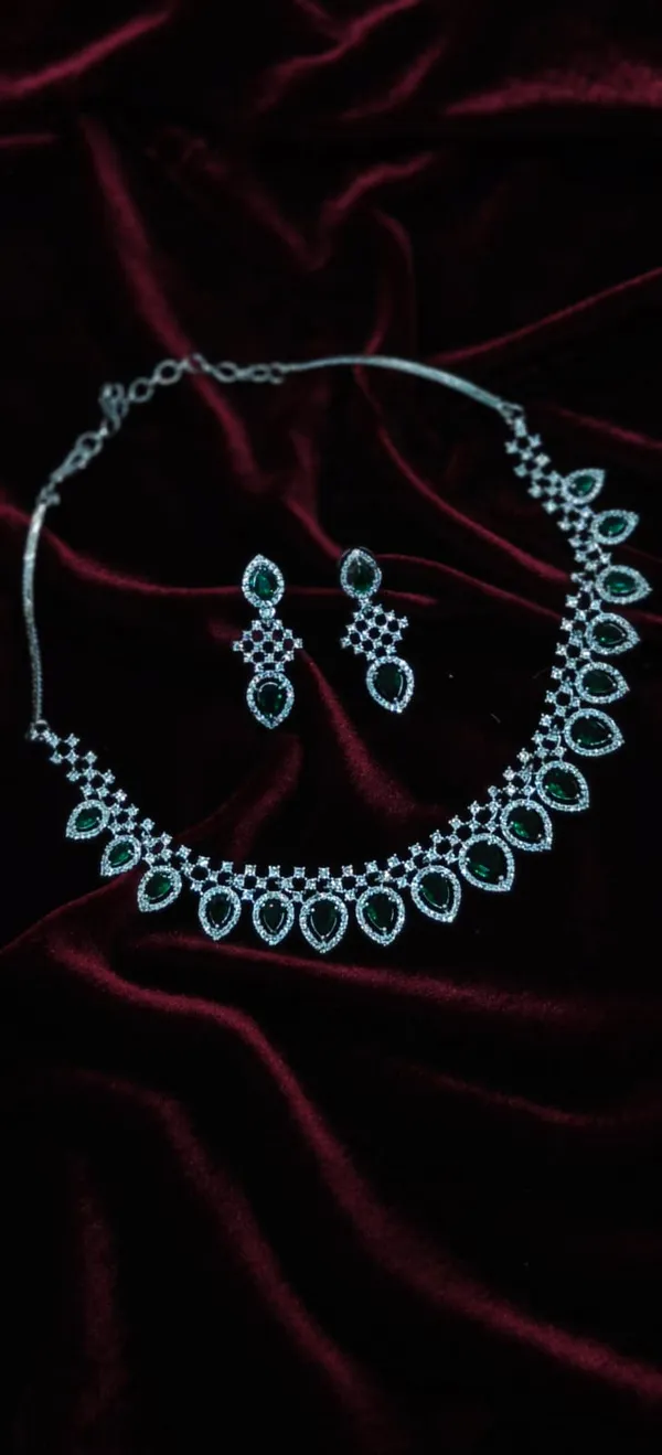 Green_Teardrop_Crystal_Necklace_Set_For_Women