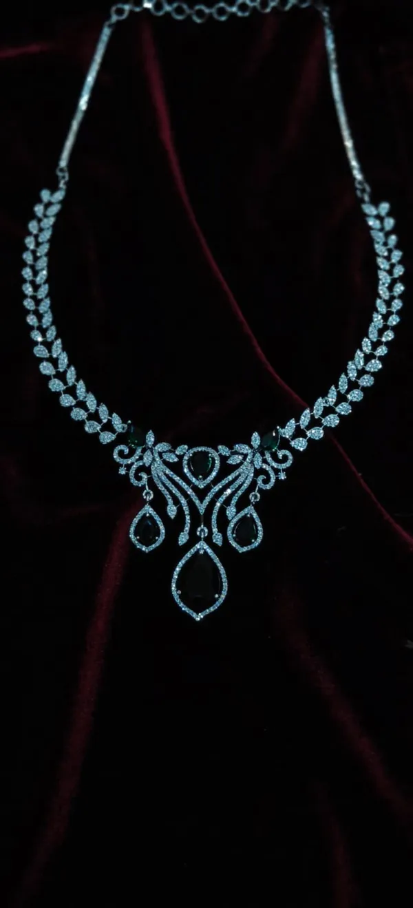 Crystal_Leaf_Teardrop_Statement_Necklace_For_Women