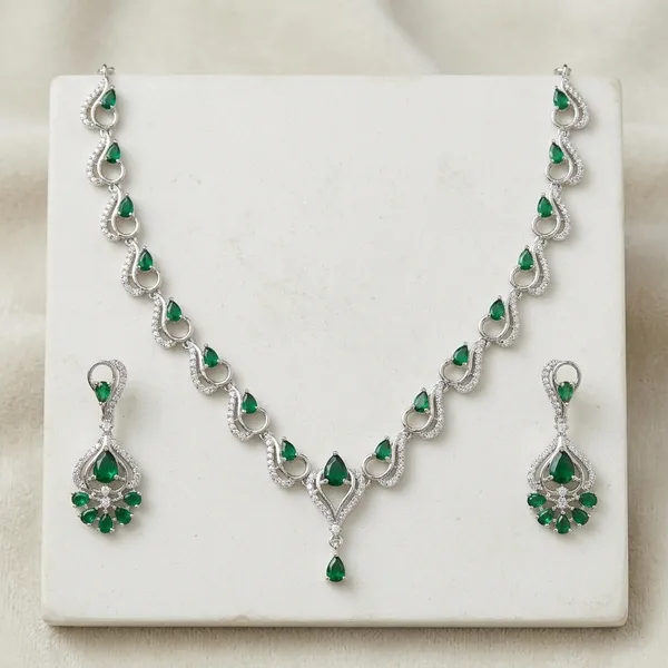 Green_Teardrop_Stone_Curved_Necklace_Set_For_Women