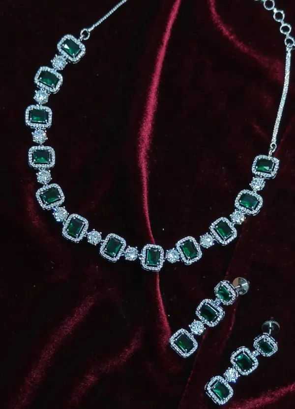 Green_Silver_Brass_Emerald_Rectangle_Stone_Chain_Necklace_Set_For_Women