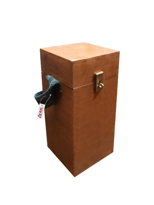 Aluminium_Bottle_1_Ltr_With_Wooden_Box_For_Petrol_Pumps