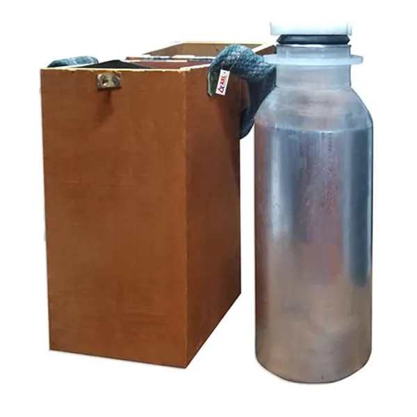 Aluminium_Bottle_1_Ltr_With_Wooden_Box_For_Petrol_Pumps