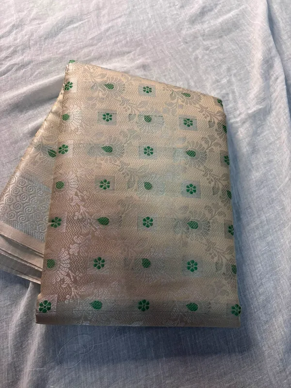 Off_White_Silk_Floral_Brocade_Saree_With_Green_Motifs_For_Women