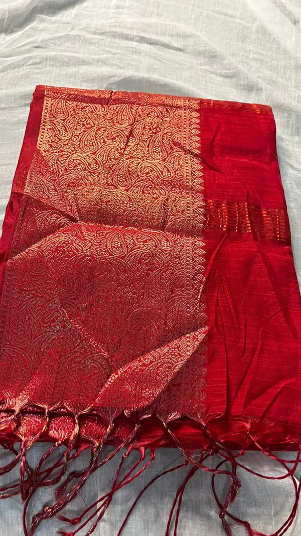 Red_Silk_Saree_With_Golden_Zari_Border_For_Women