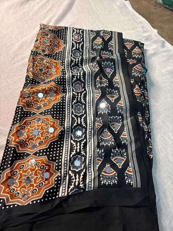 Black_Silk_Saree_For_Women