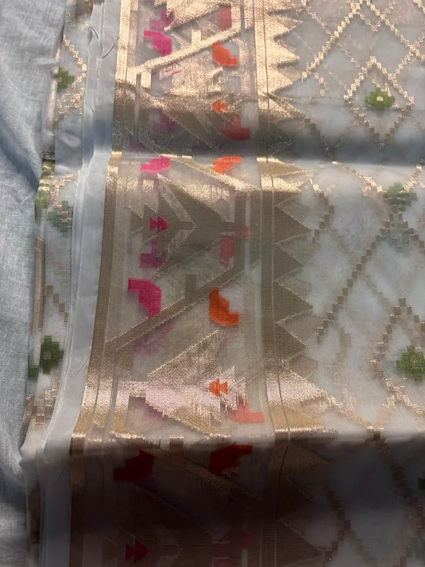 Off_White_Organza_Geometric_Zari_Embroidered_Saree_For_Women