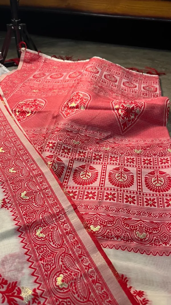 White_Cotton_Embroidered_Red_Floral_Dupatta_For_Women