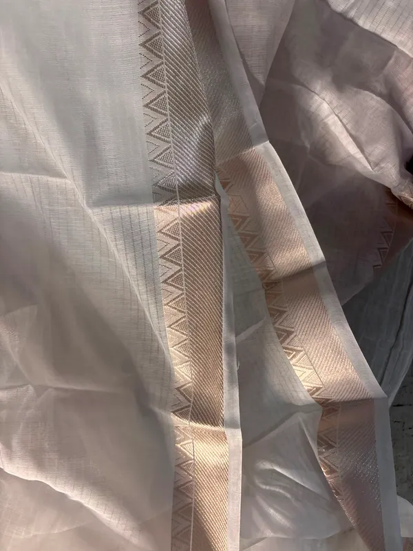 White_Silk_Saree_With_Golden_Zari_Border