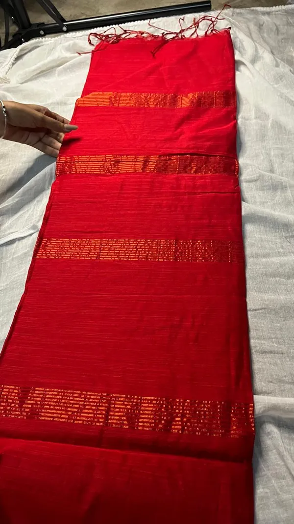 Red_Silk_Saree_With_Golden_Zari_Border_For_Women