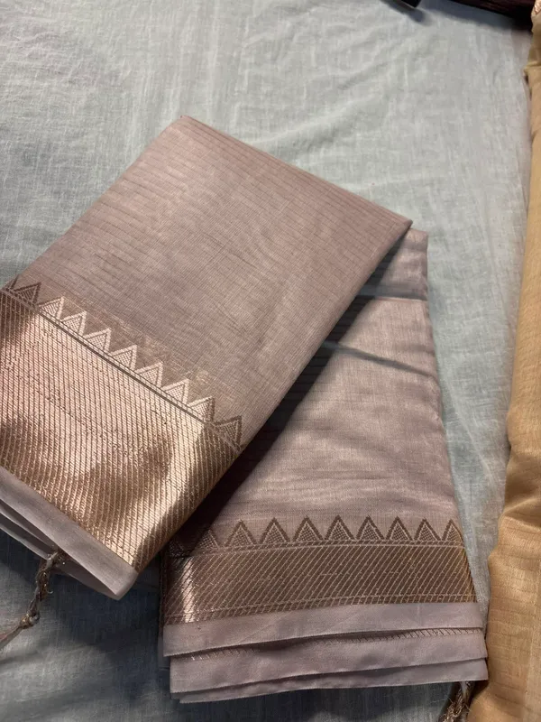 Beige_Silk_Traditional_Zari_Border_Saree_For_Women
