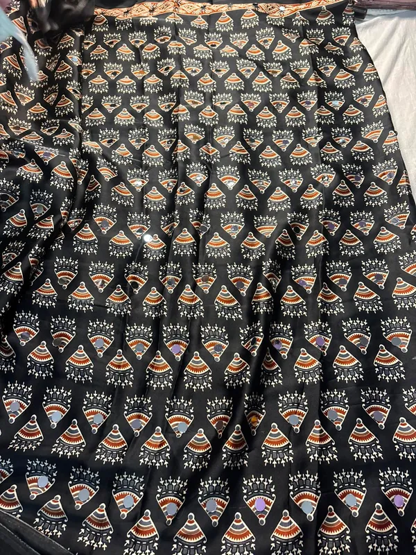 Black_Silk_Saree_For_Women