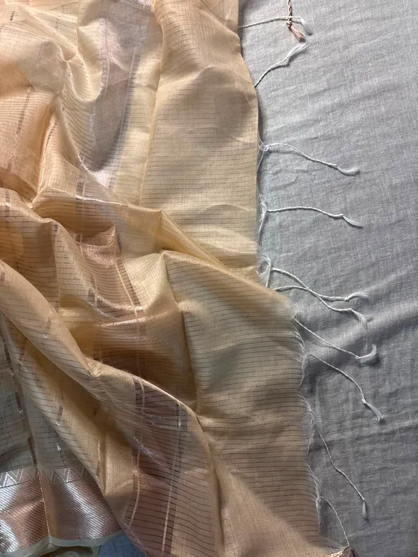 Golden_Silk_Saree_With_Woven_Border_For_Women