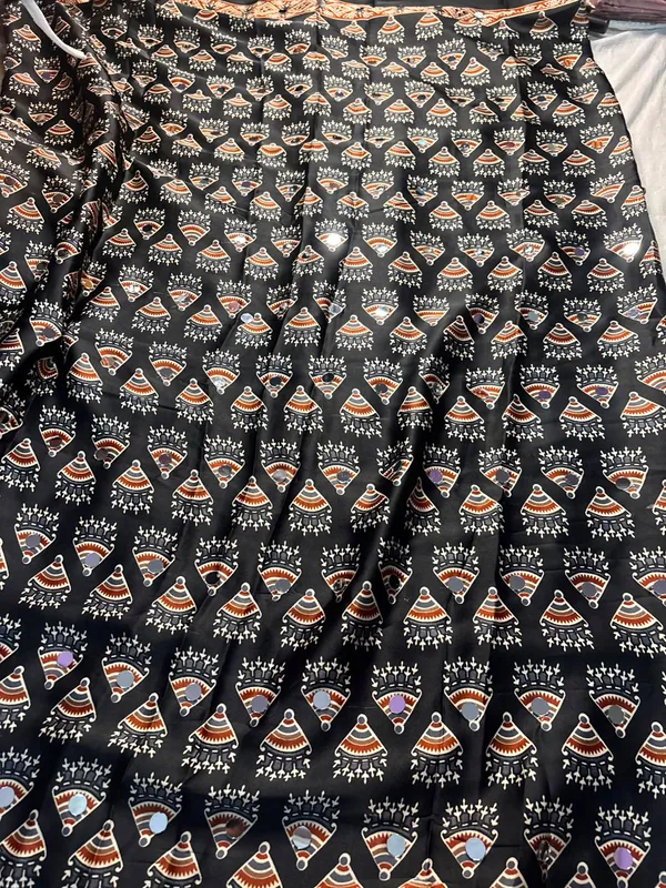 Black_Silk_Saree_For_Women
