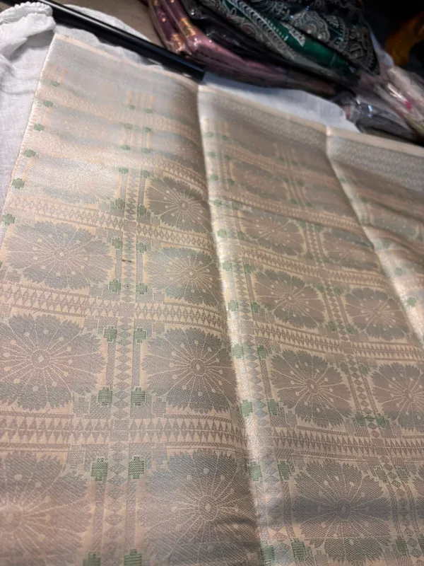 Off_White_Silk_Floral_Brocade_Saree_With_Green_Motifs_For_Women