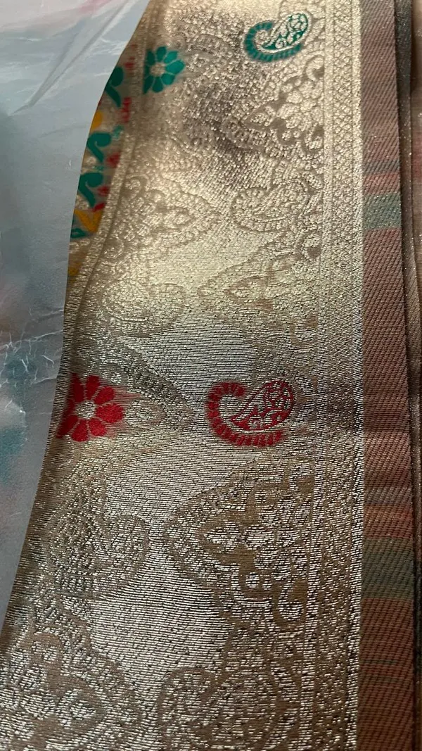 Gold_Banarasi_Silk_Saree_With_Floral_Weave_And_Contrast_Border
