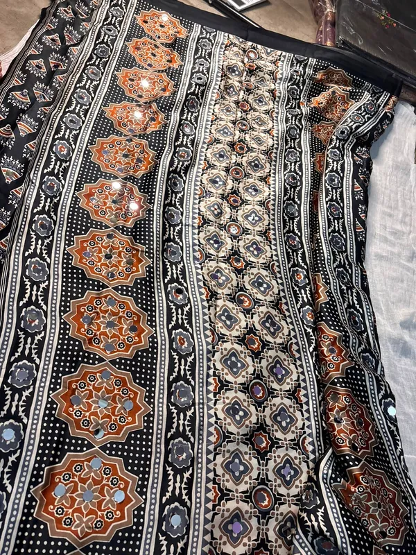 Black_Silk_Saree_For_Women