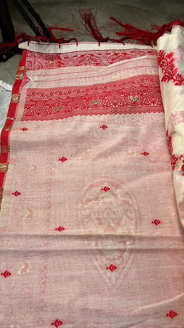 White_Cotton_Embroidered_Red_Floral_Dupatta_For_Women