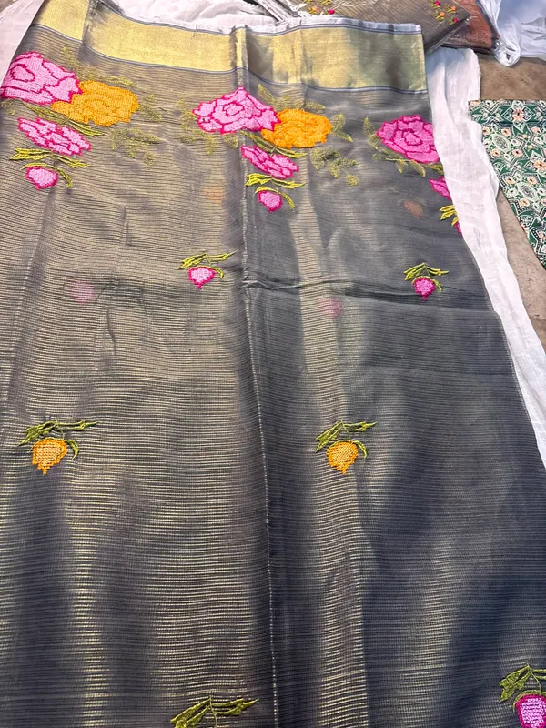 Grey_Kota_Silk_Floral_Embroidered_Saree_With_Golden_Border