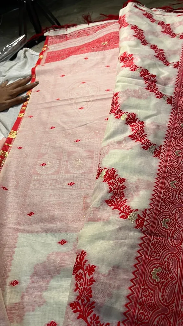 White_Cotton_Embroidered_Red_Floral_Dupatta_For_Women