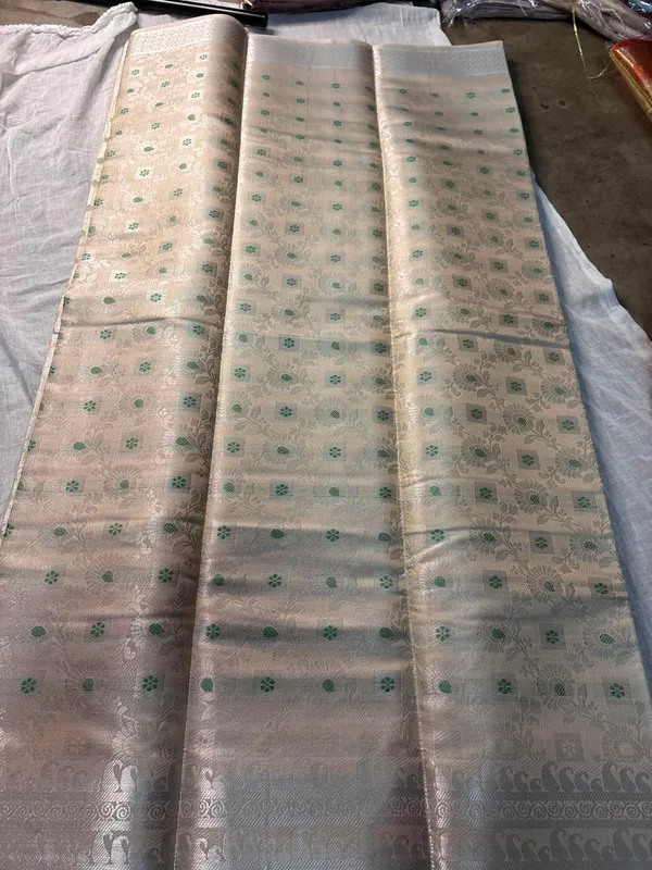 Off_White_Silk_Floral_Brocade_Saree_With_Green_Motifs_For_Women