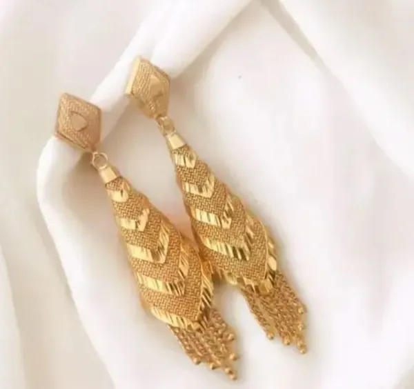 Tijarah_Gold_Earring_Brass_Gold-Plated_For_Women_Pack_Of_1