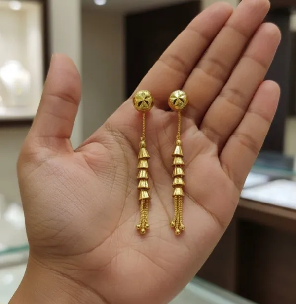 Tijarah_Gold_Dangle_Earring_Brass_Gold-Plated_For_Women_Pack_Of_1