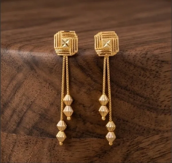 Tijarah_Gold_Dangle_Earring_Brass_Gold-Plated_For_Women_Pack_Of_1
