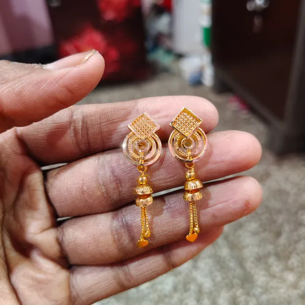 Tijarah_Gold_Drop_Earring_Brass_Gold-Plated_For_Women_Pack_Of_1