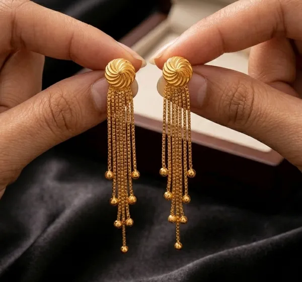 Tijarah_Gold_Dangle_Earring_Brass_Gold-Plated_For_Women_Pack_Of_1