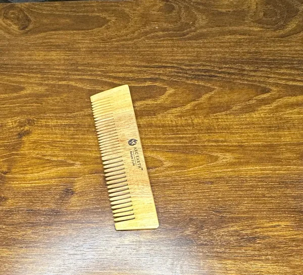 Lily_Dual-Tooth_Neem_Wood_Comb_Anti-Dandruff_All_Hair_Types_-_Pack_Of_3
