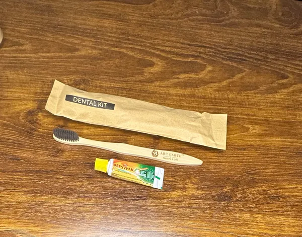 Meswak_Herbal_Dental_Kit_Bamboo_Toothbrush_Neem_&_Toothpaste_Set_Of_5