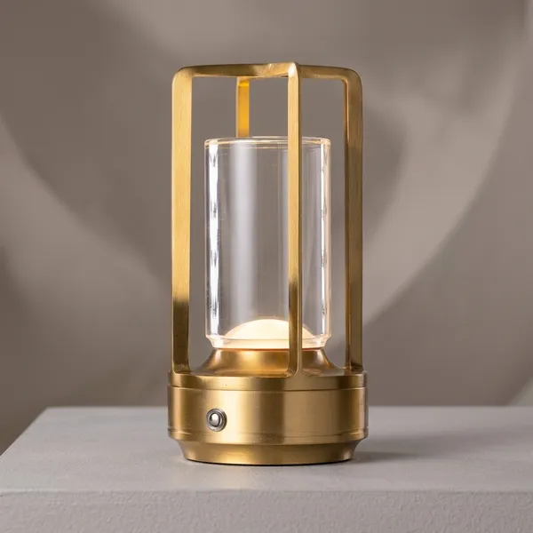 Gold_Metal_Premium_Design_Table_Lamp_For_Home_Decor