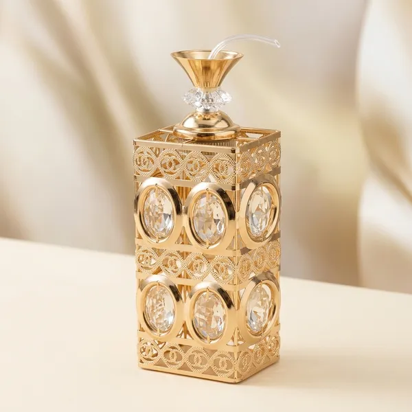 Gold_Metal_Premium_Design_Perfume_Bottle_For_Home_Decor