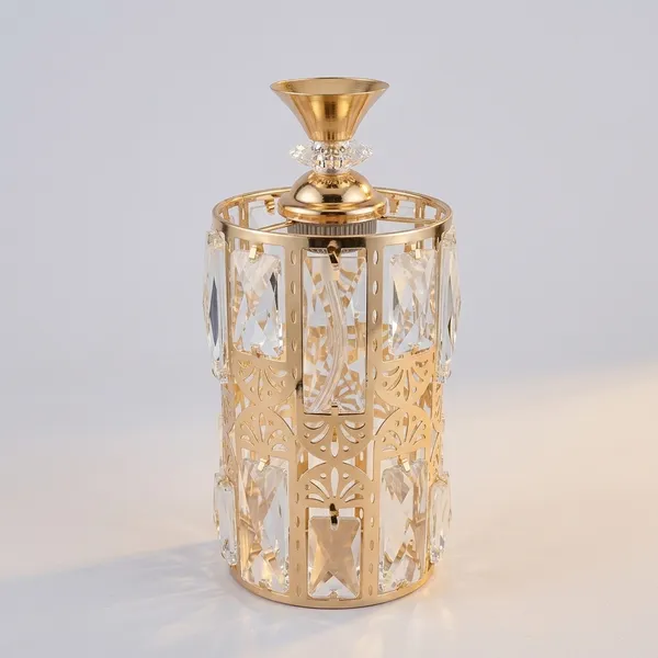 Gold_Metal_Premium_Design_Perfume_Bottle_For_Home_Decor