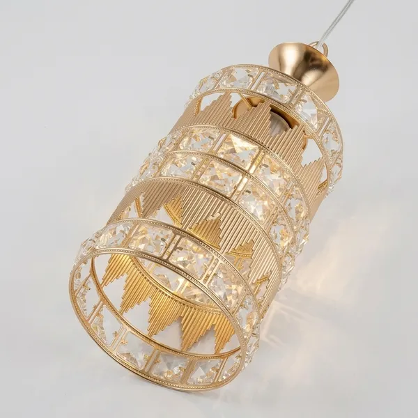 Gold_Metal_Premium_Design_Lantern_For_Home_Decor