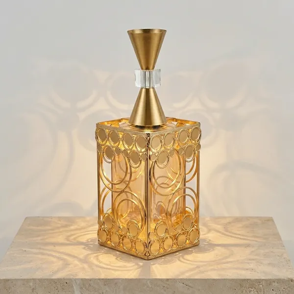 Gold_Metal_Premium_Design_Perfume_Bottle_For_Home_Decor