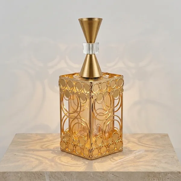 Gold_Metal_Premium_Design_Perfume_Bottle_For_Home_Decor