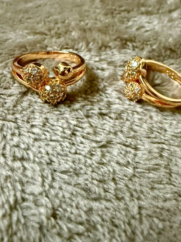 Gold_Plated_Alloy_Metal_Premium_And_Fancy_Design_Ring_For_Women