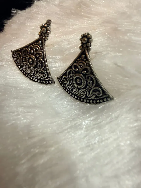 Silver_Oxidised_Premium_And_Fancy_Design_Drop_Earrings_For_Women