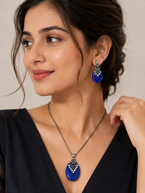 Blue_And_Silver_Oxidised_Premium_And_Fancy_Design_Statement_Necklace_For_Women