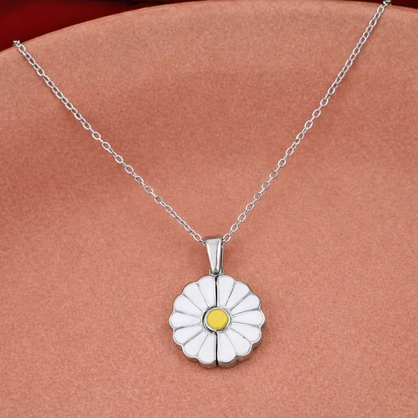 Happy_Daisy_Pendant