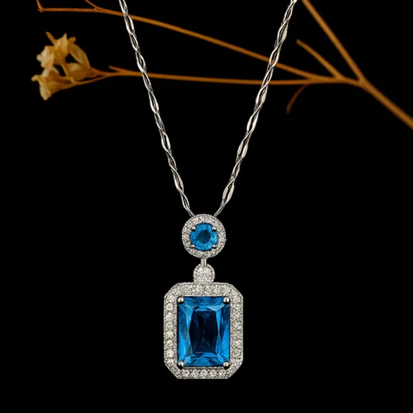 Queen's_Gem_Pendant