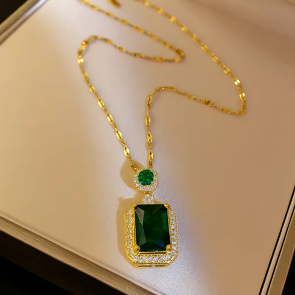Green_Majestic_Pendant