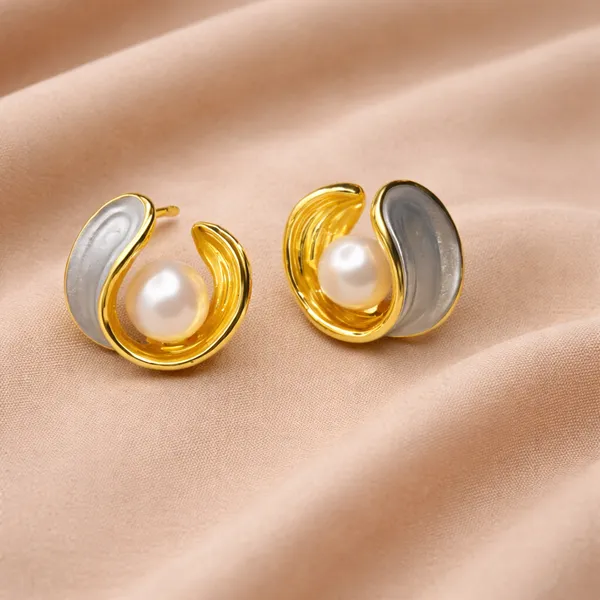 Moon_Drop_Pearl_Earring_
