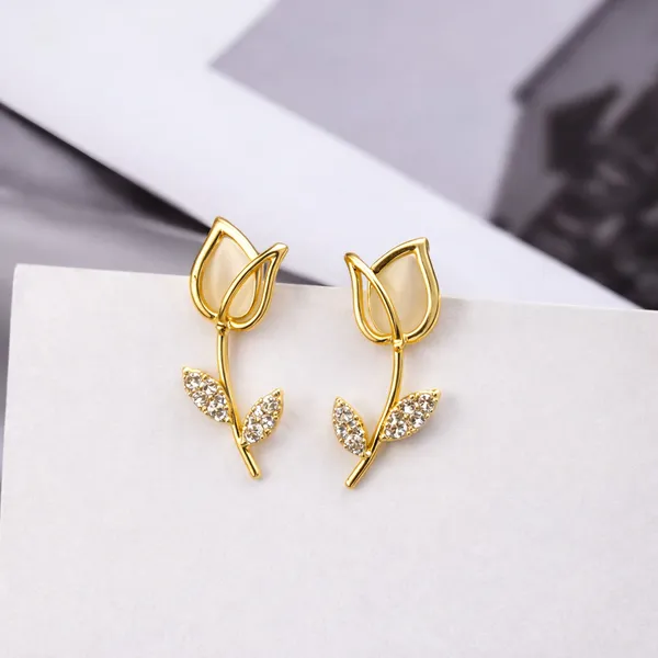 Mini_Rose_Pearl_Earring_