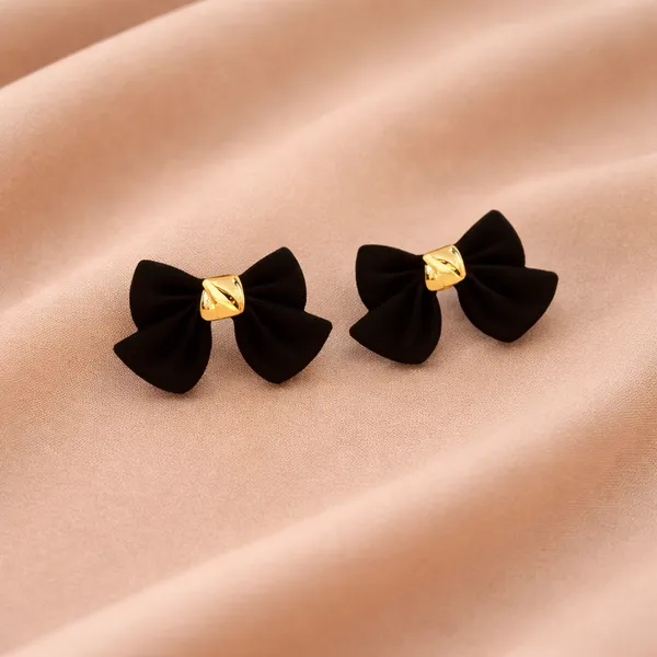 Black_Bliss_Bow_Earring_