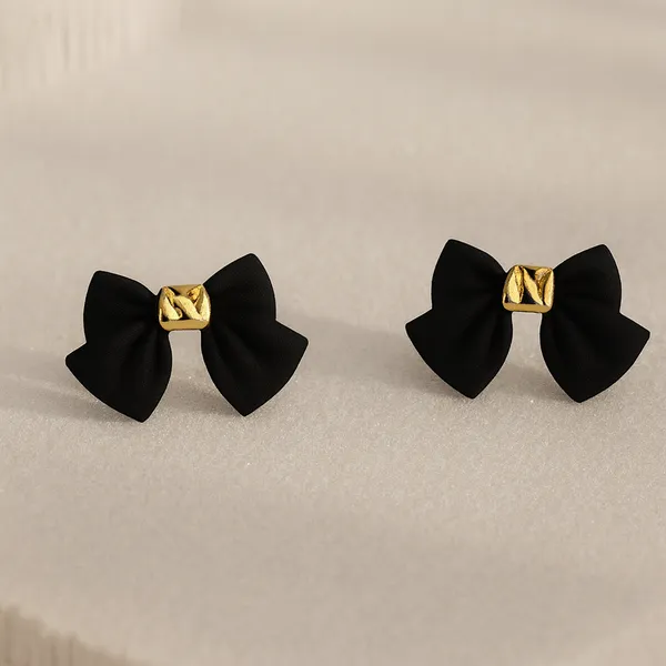 Black_Bliss_Bow_Earring_