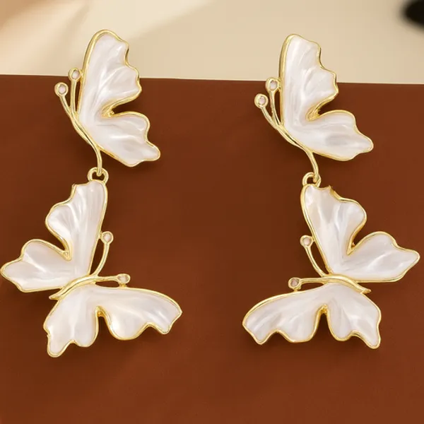 Golden_Glow_Butterfly_Earring_