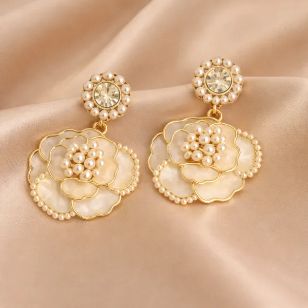White_Grace_Flower_Earrings_